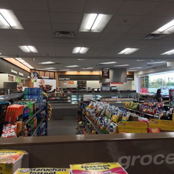 Thorntons - Overall view inside. Lots of different types of food, drinks, sweets, merchandise. Very inviting store design in my opinion. - Gas Stations Near Me - Aurora, Illinois