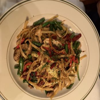 Jake's Famous Crawfish - Vegetarian garlic pasta - Seafood Near Me - Portland, Oregon Jake's Famous Crawfish - Vegetarian garlic pasta - Seafood Near Me - Portland, Oregon