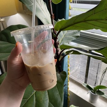 CoffeeMe - Iced Cafe con Leche - Cafes Near Me - Tampa, Florida