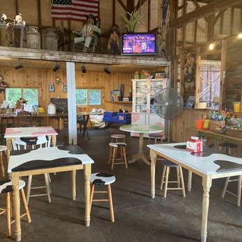Barnyard Swing LLC - Mini Golf Near Me - Milford, New York