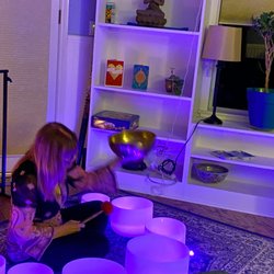 Roselight Reiki - Performing a Sound Bath