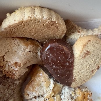 Artuso's Pastry - My box of cookies - Bakeries Near Me - New York, New York
