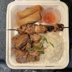 Ku*ma*in Filipino Restaurant - Adobo chicken combo