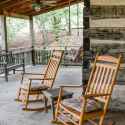 Mountain & Vine Vineyards & Winery - Porch of Log Cabin