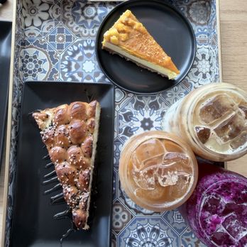 Qamaria Coffee - Coffee & Tea Near Me - Fullerton, California