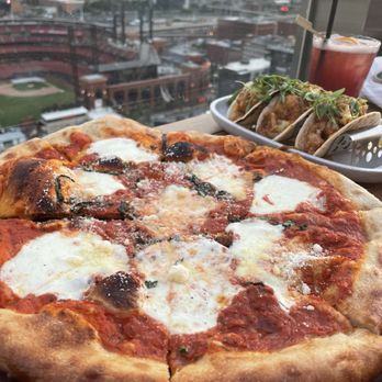360 Rooftop Bar - Marg pizza - Lounges Near Me - St. Louis, Missouri