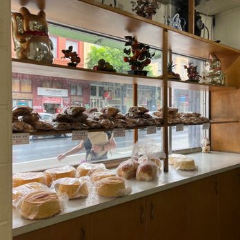 Lee's Bakery & Kitchen - Donuts Near Me - Honolulu, Hawaii Lee's Bakery & Kitchen - Donuts Near Me - Honolulu, Hawaii