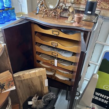 Arabella home - Love this little chest of drawers - Home Decor Near Me - Indianapolis, Indiana Arabella home - Love this little chest of drawers - Home Decor Near Me - Indianapolis, Indiana