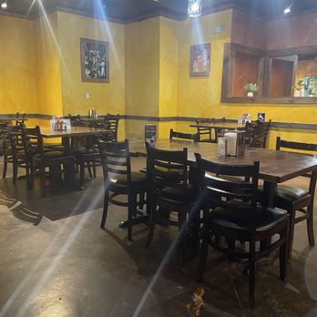 El Balcon Taqueria - Nice lighting and comfortable seating - Mexican Near Me - Sacramento, California
