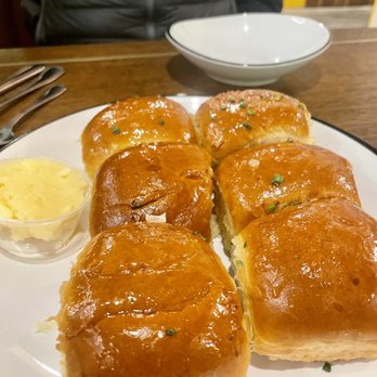 Honeymoon Chicken - Honey Butter Rolls - Chicken Shop Near Me - Washington, DC, District of Columbia Honeymoon Chicken - Honey Butter Rolls - Chicken Shop Near Me - Washington, DC, District of Columbia