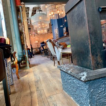 Caffè Nero - interior - Coffee & Tea Near Me - Boston, Massachusetts
