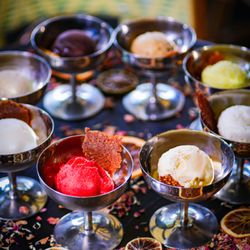 La Terrasse Maillot - Ice cream & sorbets BERTHILLON
 moka, coconut, vanilla, rum raisin, lemon curd, basil roasted pineapple, strawberry