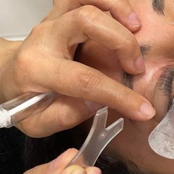 Eyebrow Threading + Lashes - Lash lifting