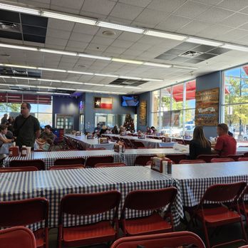 Mighty Fine Burgers Arbor Walk - Seating - Burgers Near Me - Austin, Texas Mighty Fine Burgers Arbor Walk - Seating - Burgers Near Me - Austin, Texas