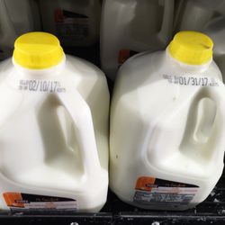 Giant Eagle - Dates on milk span TWO WEEKS.  Yes, 14 days. Not the first time I've seen this. And yes, I've brought this to the stores attention.