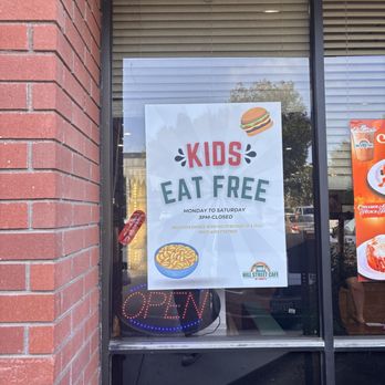 Hill Street Cafe by Lorus - Kids eat free - Breakfast & Brunch Near Me - Ventura, California