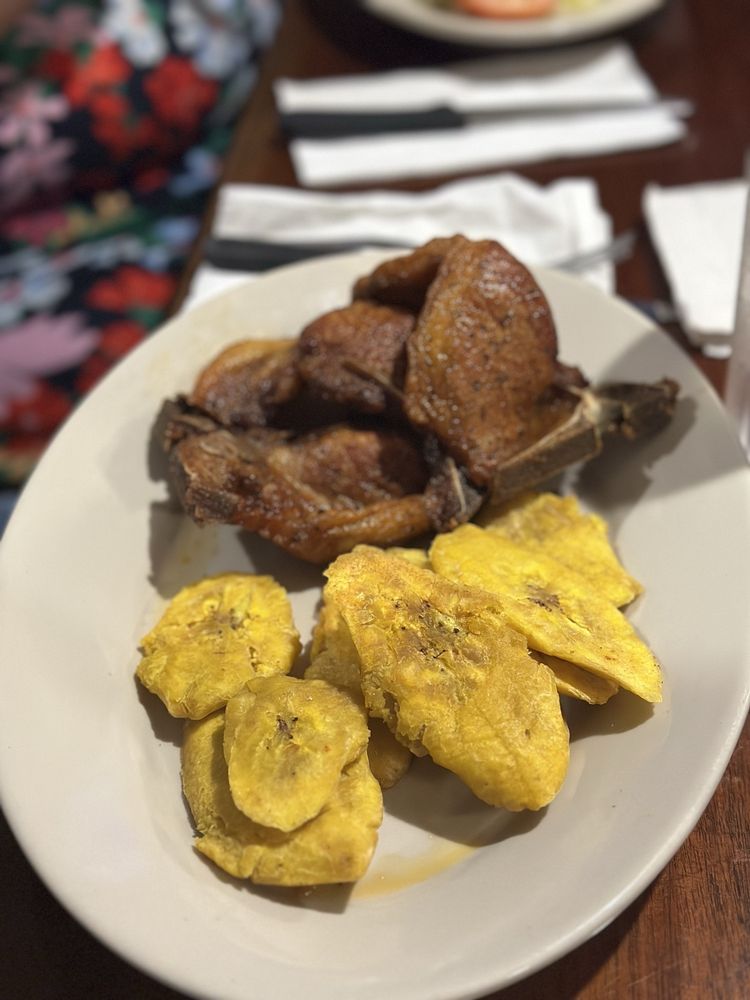 Los Pinos Café