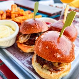 Sliders and fries IG @mel_foodie_ventures Sliders and fries IG @mel_foodie_ventures