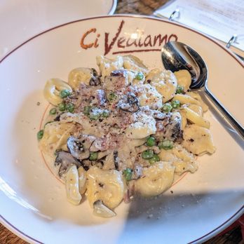 Davanti Enoteca - Cheese tortellini with peas, mushrooms, and bacon - Italian Near Me - Western Springs, Illinois Davanti Enoteca - Cheese tortellini with peas, mushrooms, and bacon - Italian Near Me - Western Springs, Illinois