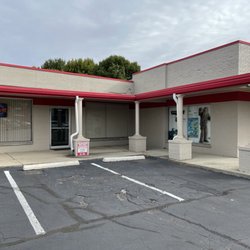Dragon Massage Studio - Front of business.