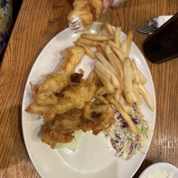 Koho's Grill & Bar - Fish and chips were warm in the center so we did not return it but really should be hot ! - Diners Near Me - Kahului, Hawaii
