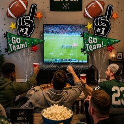 Balloon Kings - Football balloon bouquets bring team spirit to NFL and college watch parties, including the Red River Rivalry, in Dallas and all of DFW.