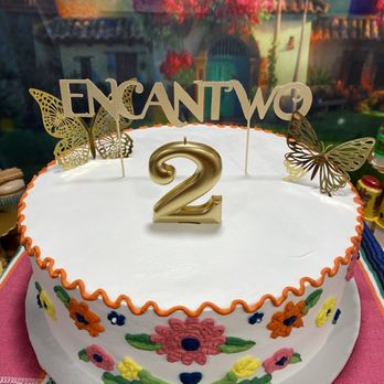 Alebrijes Bakery - Bordado style cake - vanilla and dulce de leche filling with whipped cream frosting. - Bakeries Near Me - Rancho Cucamonga, California