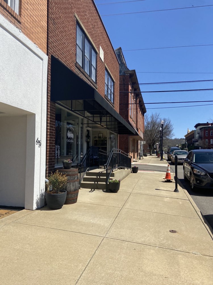 TOWN SQUARE COLLECTIBLES 11 Photos 32 E Main St, McConnelsville, OH