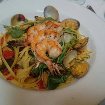 Bis on Main - Seafood linguine ($26) -- so much yummy seafood. The noodles taste like they're covered in butter - New American Near Me - Bellevue, Washington