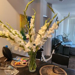 Lilac Valley Farm - Fresh cut flowers now available for delivery!