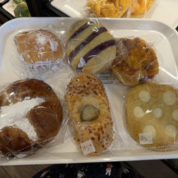 85°C Bakery Cafe-Ala Moana - Bakeries Near Me - Honolulu, Hawaii
