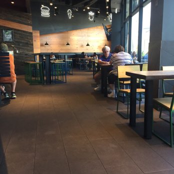 Shake Shack Pentagon City - Burgers Near Me - Arlington, Virginia