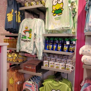 Sanrio Smile Shop - Toy Stores Near Me - Universal City, California