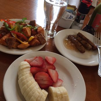 Sarabeth's Key West - Fresh fruit. Turkey sausage links and home fries! - American Near Me - Key West, Florida