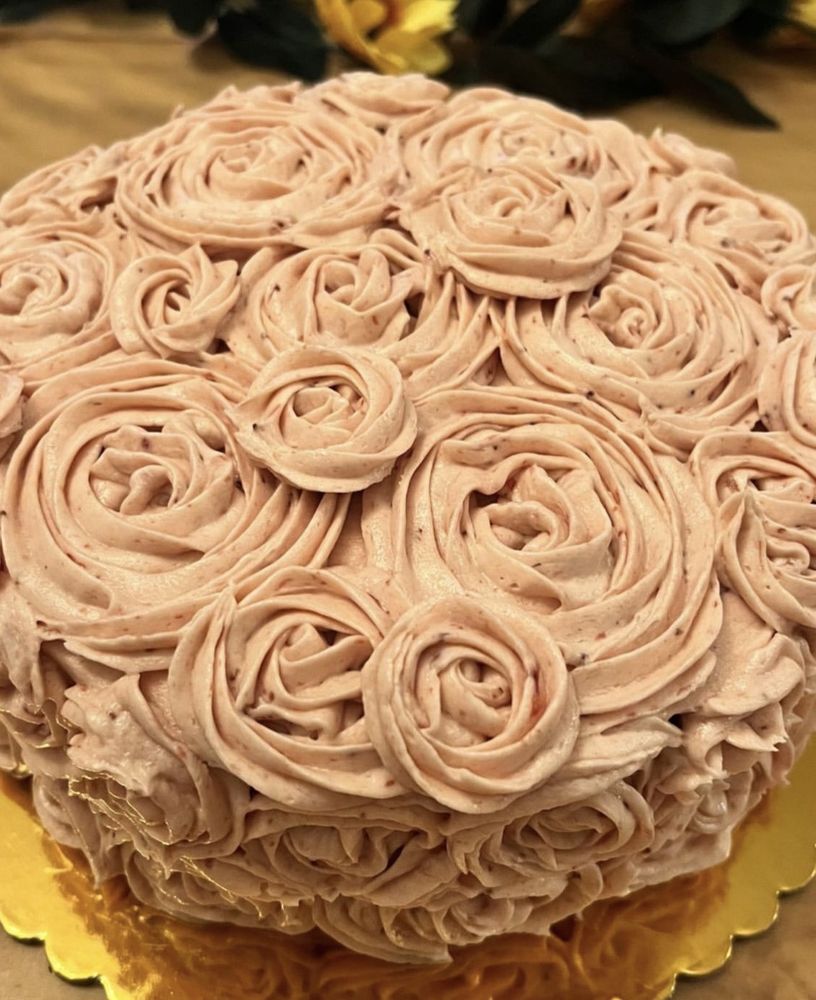 Lulu’s Maui Bakery  Logo