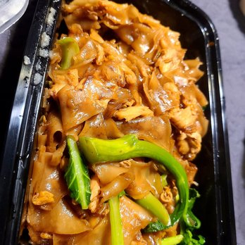 Orchid Thai - Chicken pad see ew - Thai Near Me - Baldwin Park, California