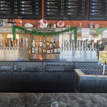 Mr Brews Taphouse - Lots on tap but not much IPA - Burgers Near Me - Madison, Wisconsin