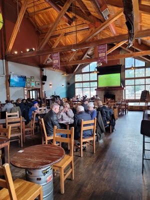 Howe Sound Inn & Brewing by null