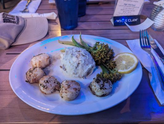 Angler Restaurant & Bar by null