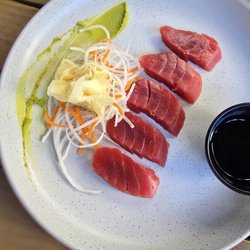 Nomo Domo - Hon Maguro Bluefin Tuna shashimi