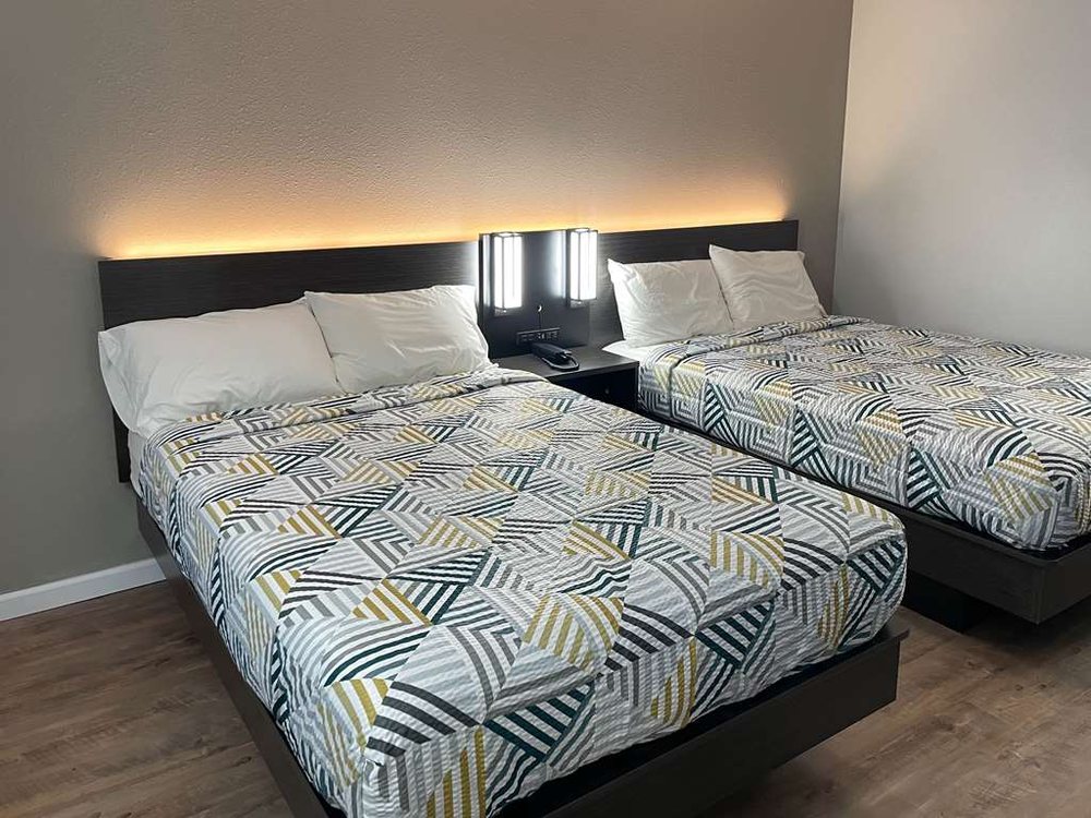 RELAX INN DOWNTOWN Updated October 2024 25 Photos 1313 Walnut St