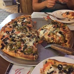Veggie pan pizza