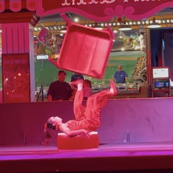 Circus Circus - Pei Pei Foot Juggling Show - Hotels Near Me - Las Vegas, Nevada