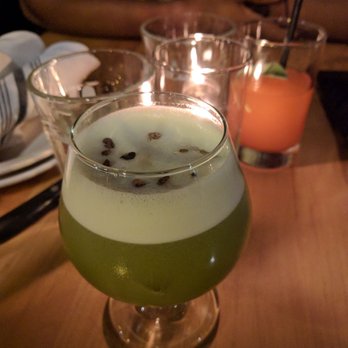 Mott St - Crown of flowers - Asian Fusion Near Me - Chicago, Illinois