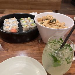 The order of sushi in the Happy Hour menu includes six pieces, we also tried tofu fries.