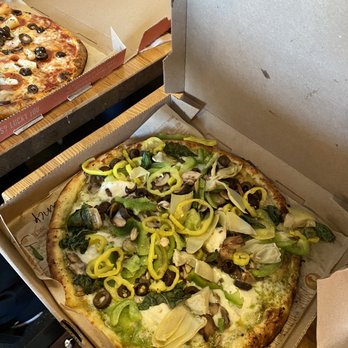 Blaze Pizza - Pizza Near Me - La Cañada Flintridge, California
