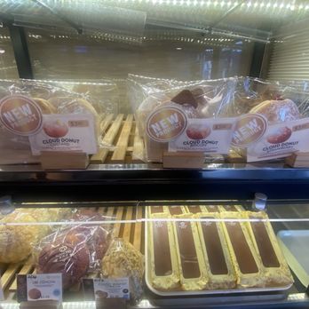 Sunmerry Bakery - Cloud donuts - Bakeries Near Me - Fort Lee, New Jersey