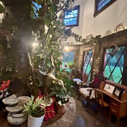 The Country Squire - Sitting area in restaurant.