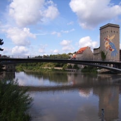 Altstadtbrücke - Blick auf die Altstadtbrücke mit der Dreiradenmühle im Hintergrund