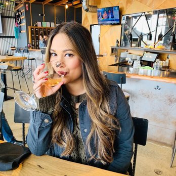 Viewpoint Brewing - Sparkling rosé - Breweries Near Me - Del Mar, California Viewpoint Brewing - Sparkling rosé - Breweries Near Me - Del Mar, California